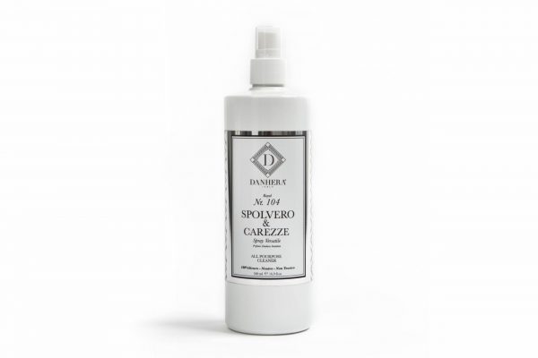 Универсальное чистящее средство для мебели №104 с ароматом Сандалового дерева; Danhera Italy; 500 мл