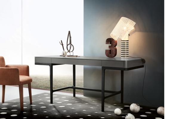 Стол письменный VICTOR от Lema