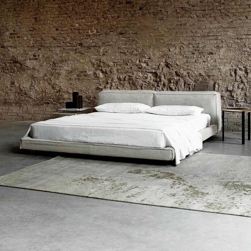 Кровать NEOWALL от Living Divani