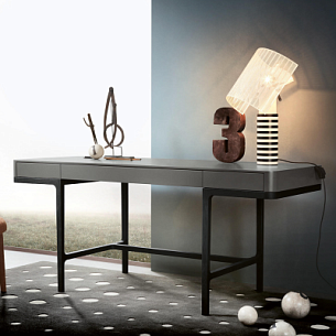 Стол письменный VICTOR от Lema