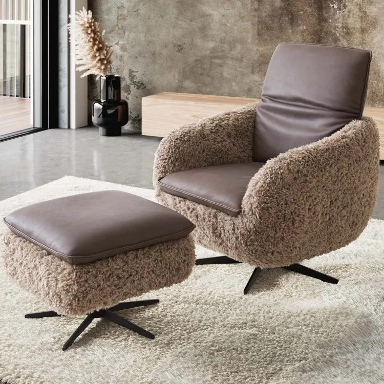 Кресло поворотное с пуфом MOOOVE от Koinor